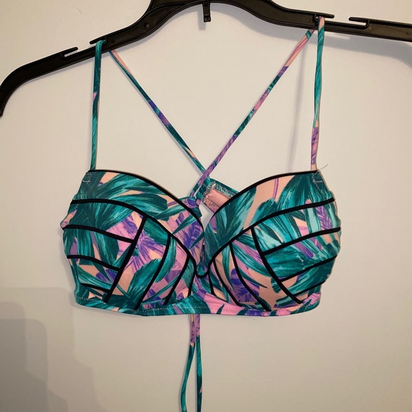 Shade & Shore push-up bikini top - Picture 1 of 4